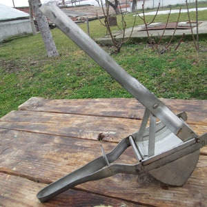 Potato press, Manuel press, Garlic press, Tomato press, Vintage tool, Metal fruit press, Vintage metal press, Working press, Rustic decor
