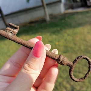 Big Iron Skeleton Key, Old Metal Key, Key Collection, Primitive Key, Vintage Key, Antique Key, Rusty Skeleton Key, Vintage Oval Metal Key