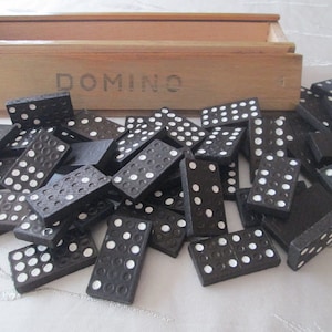 Domino's, Domino bordspel, Vintage spel, Vintage grote dominostenen set, Domino's in houten kist, 55 stuks dominostenen in houten kist, Familiespel
