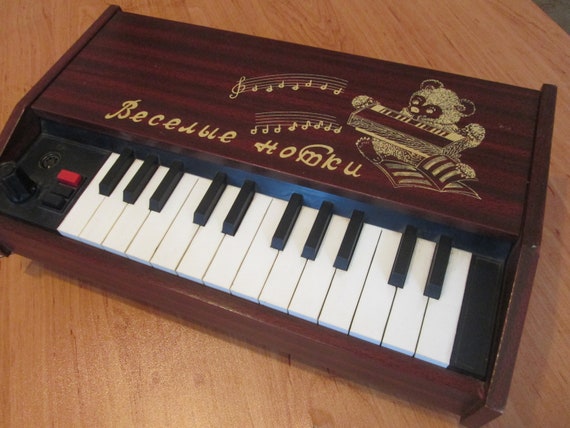 toy musical keyboard