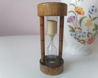 Vintage Wooden Hourglass: 3-Minute Sand Timer, Retro Desk Decor
