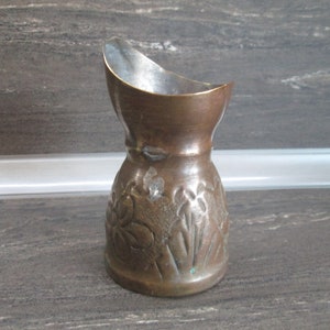 Brass pot, Old brass bowl, Handmade brass pot, Small brass vase, Vintage home decor, Rustic home decor, Brass flower holder, Small brass jar