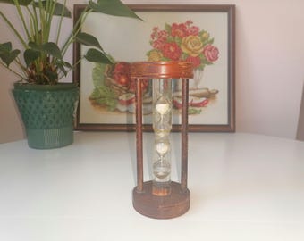 Reloj de arena de madera vintage: decoración retro para el hogar