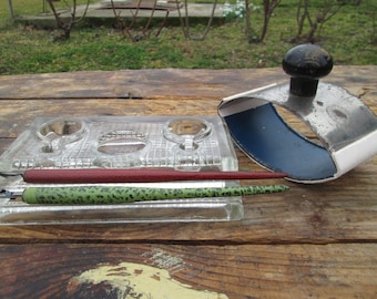 Vintage Glas Tintenfässer: Schreibtischunterlage, 2 Dip Stifte