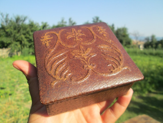 Trinket box Real Leather Brown Box Hand Tooled Leather Jewelry Box Embossed Genuine Leather Box Gift for Her Vintage Box