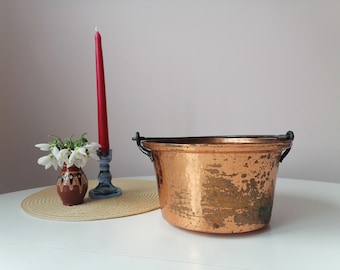 Vintage Copper Cauldron: Hand Hammered Rustic Kitchen Decor