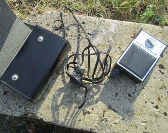 Vintage Electric Shaver "Chajka 2" with Case - Working Condition