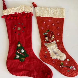 Zwei Vintage Weihnachtsstrümpfe, handgemacht