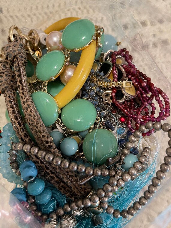 Bulk Bag of Costume Jewelry, Listing is for 1 Bag,