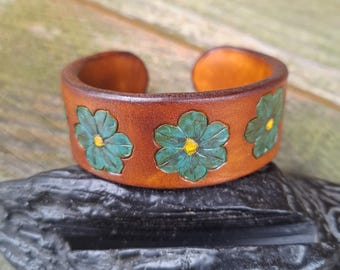 Handcrafted Leather Cuff Bracelet: 2.5cm Wide, Fits 18.5cm Wrist