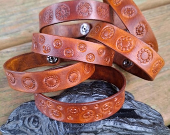 Handcrafted Leather Wrist Cuff Bracelet: Italian Vegetable Tanned Leather