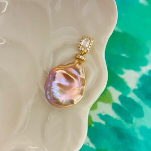29mm Natural Freshwater Gold Rainbow Keshi Baroque Pearl Pendant  (No Chain) / Aurora Pearl / Perfect Handmade Jewelry Gift / Hinged Clasp