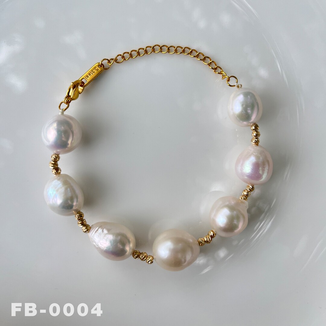 アクセサリー Pearlish fancy pearl white gold bracelet Fancy Pearl Gold Bracelet – Pearlish