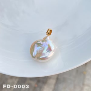 Solid 18kt Yellow Gold Pendant / 24.5mm Natural Extra Large White Keshi Baroque Pendant for Your Necklace / Unique shaped pearl