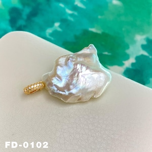36mm Large Natural Freshwater White Rainbow Keshi Baroque Pearl Pendant / Perfect Handmade Jewelry Gift For Necklace / 14K Gold Plating