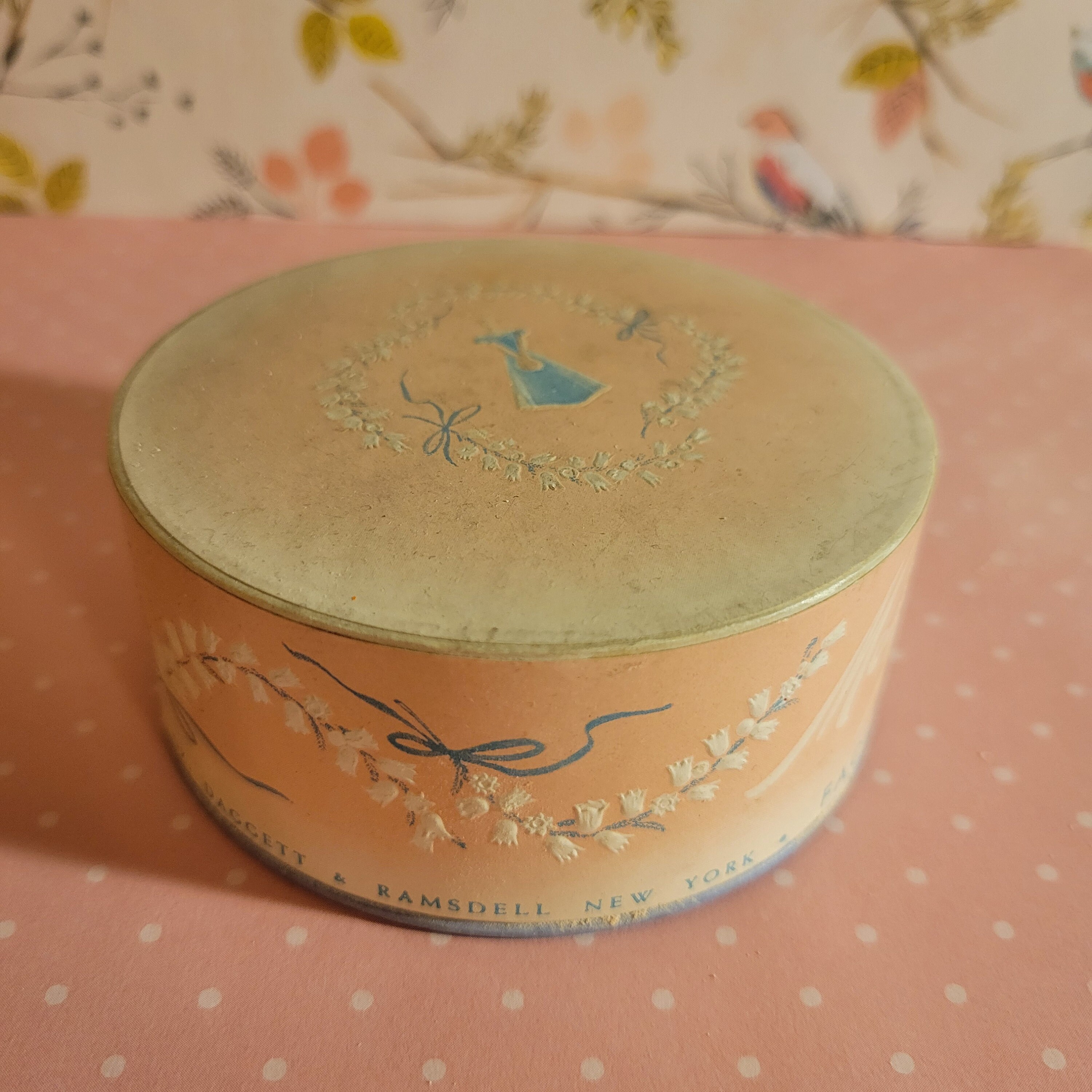 Vintage 1940s Mountain Heather Cosmetic Face Powder