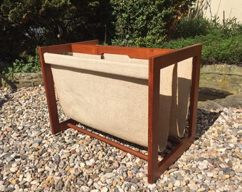 Minimalistic 60s 70s Retro Danish Teak 60s Magazine Rack Kai Kristiansen Aksel Kjersgaard 701 Mid Century modern design Rack magaz