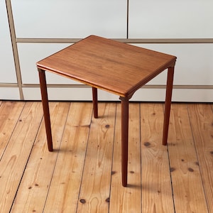 Danish teak table 50s 60s coffee table Mid Century coffee table Vintage side table teakwood sidetable