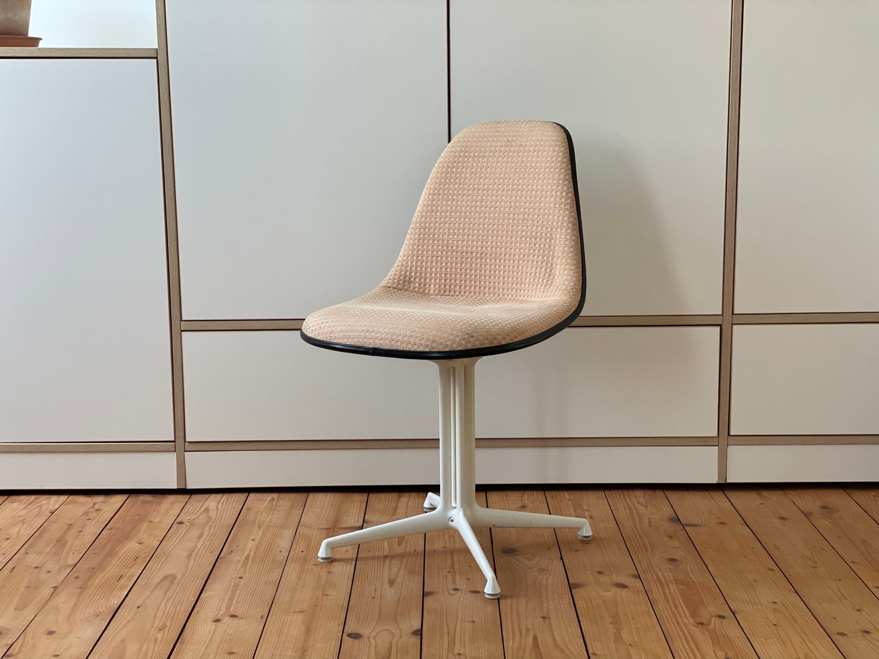 ハーマンミラー イームズ シェルチェア ラフォンダ ベース ラフォンダチェア ハーマンミラー イームズ シェルチェア ラフォンダ ベース ラ