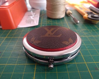 Louis Vuitton Makeup Lv Small Cosmetic Case With Mirror Lipstick