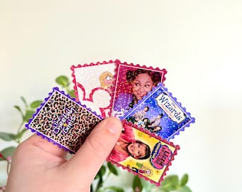 Ensemble de 9 autocollants holographiques inspirés d'une série télévisée | autocollants pour journaux | autocollants pour scrapbooking | autocollant | autocollant en vinyle | nostalgie