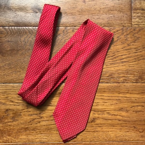 Gravata, gravata vintage, gravata vintage, Pierre Cardin, gravata 100% seda, gravata de seda, gravata de seda, roupa masculina vintage, gravata vermelha, gravata de bolinhas,