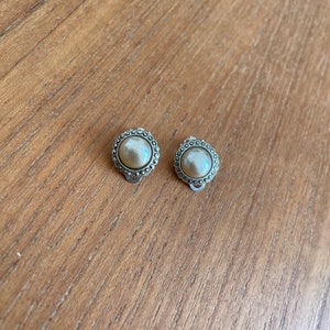 Perlen Ohrringe, Ohrclips, Vintage Ohrringe, Markasit Ohrringe, Vintage Schmuck, Perlenohrringe, zierliche Ohrringe, klassische Ohrringe