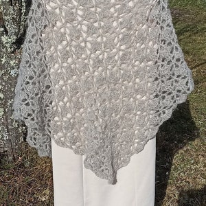 Châle chèche au crochet. Châle mariage bordeaux. Châle de mariée. Accessoire mariage. Chèche au crochet Gris clair