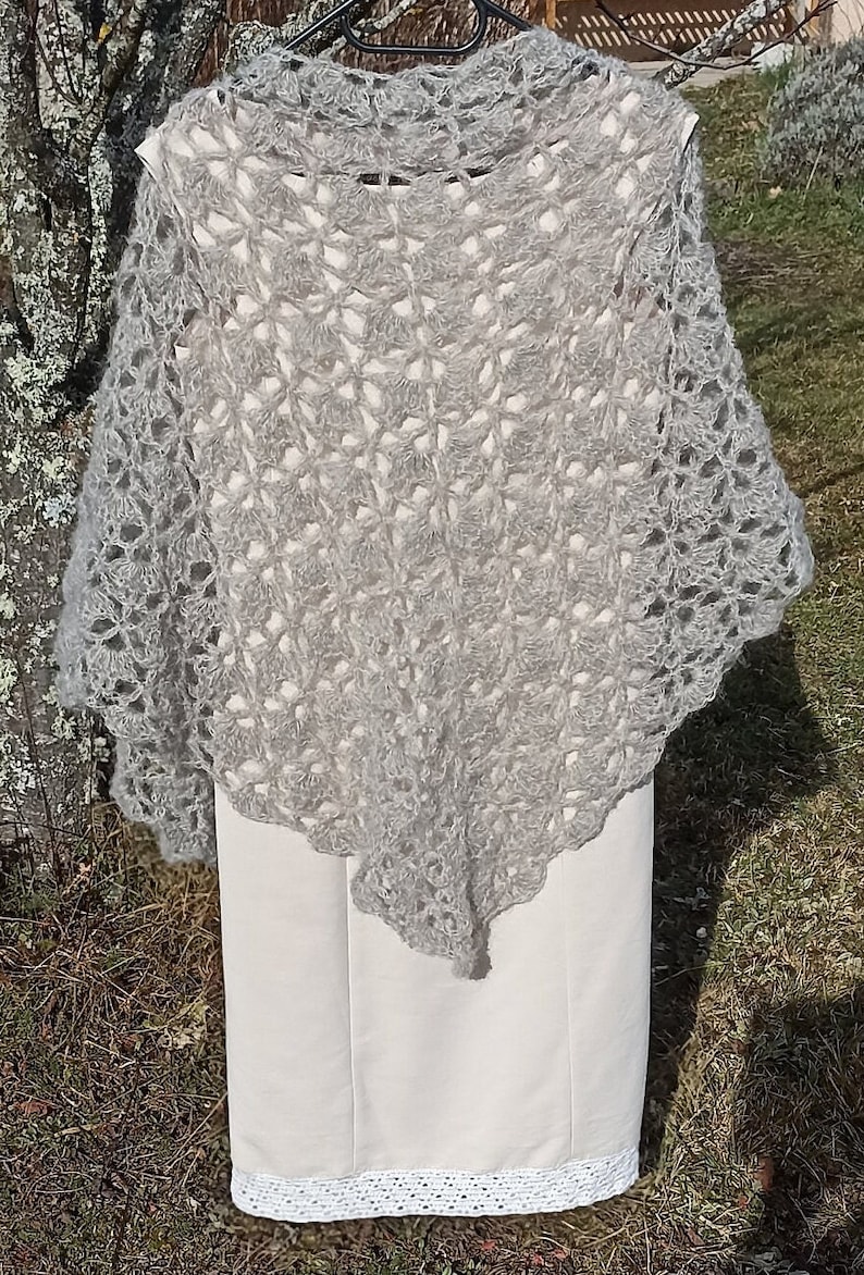 Châle chèche au crochet. Châle mariage bordeaux. Châle de mariée. Accessoire mariage. Chèche au crochet Gris clair