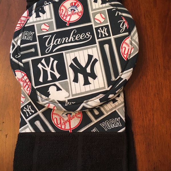 PotHolder Set (Two Potholders And One Towel) - New York Yankees