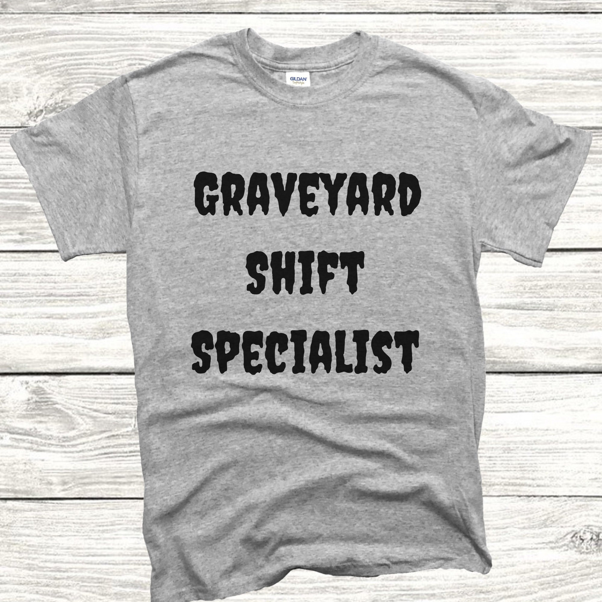 Night Shift Worker Unisex Softstyle T-Shirt Plus Sizes Graphic Tee Goth  Shirt Emo Clothing Halloween Witchy Horror Shirt Graveyard Shift