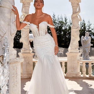 Stunning fit and flare 3d floral lace wedding gown,Floral wedding dress,Sexy mermaid long train wedding gown, Unique mermaid bridal gown