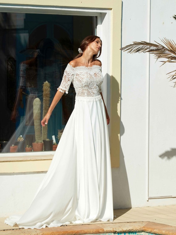 Detachable Train Off-shoulder Silk Wedding Dress, Vintage Style Lace  Wedding Gown,off the Shoulder Wedding Dress, Bohemian Beach Bridal Gown -  Etsy Canada