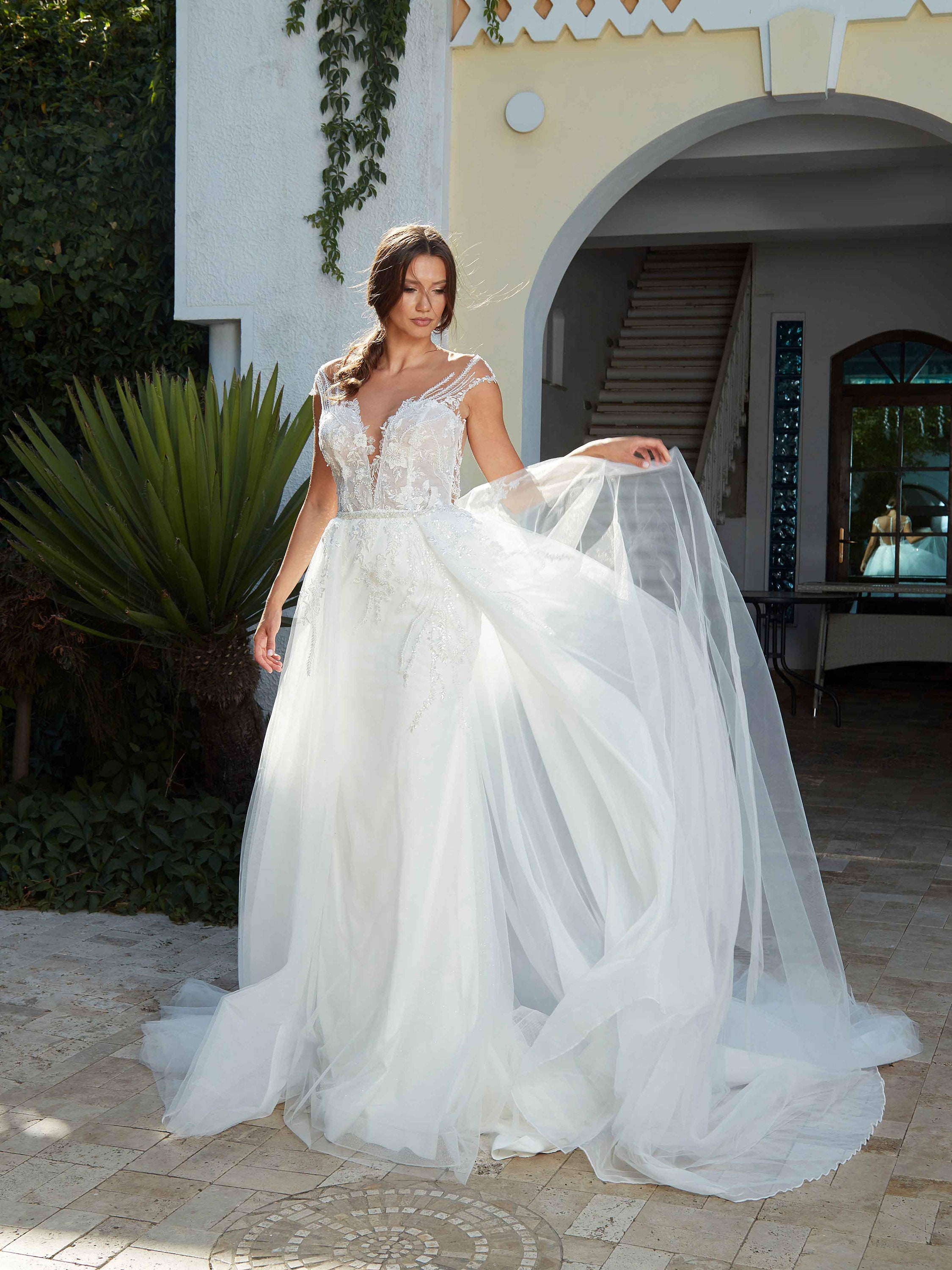 Long Detachable Train Wedding Dress 2-in-1 Lace Mermaid
