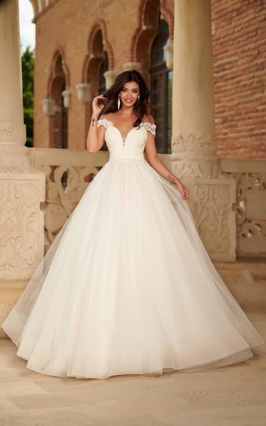 Lace Embroidery Beaded Off The Shoulder Satin Wedding Ballgown Dresses