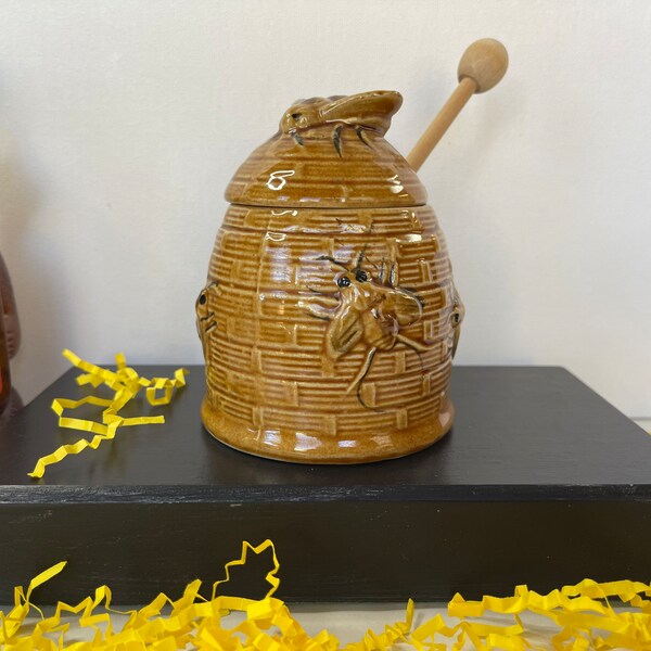 Beehive Honey Jar - With Wood Honey Server - Korea