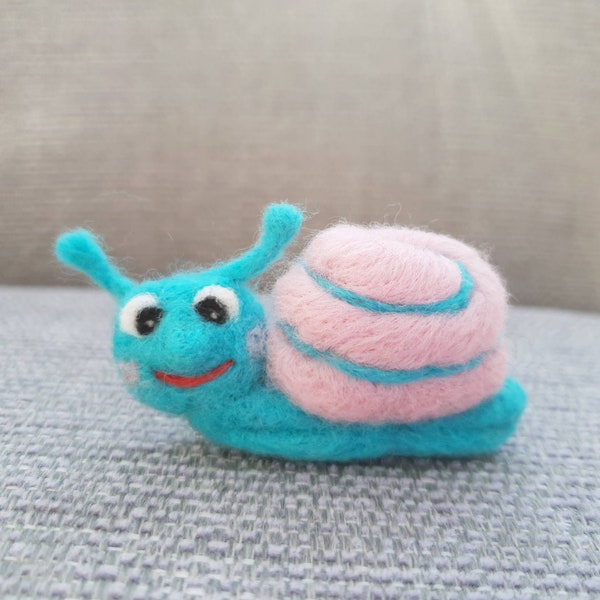 Needle felted Snail, OOAK felted Snail, Snail ornament, cute needle felted, needle felted animal, turquoise and pink ornament