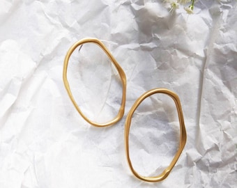 Vintage Gold Hoop Earrings: Minimalist Metal Hoops