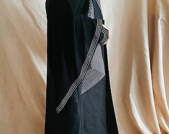 Black Linen Abaya: Geometric Embroidered Open Kaftan - Dubai Style