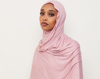 Blush Pink Stretch Jersey Hijab – Soft Lightweight Headscarf | Everyday Modest Hijab UK