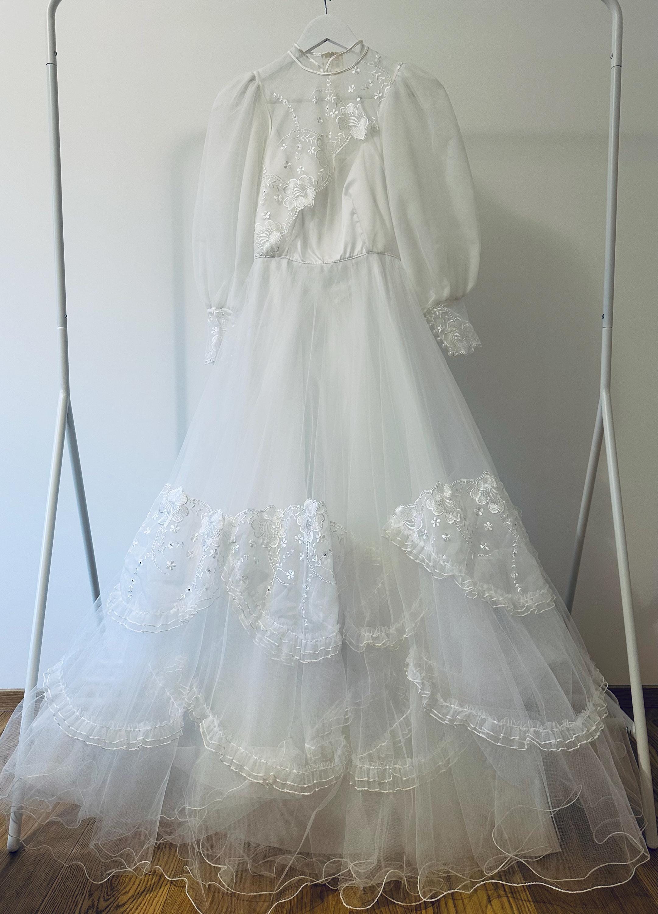 Vintage Lace Wedding Dress