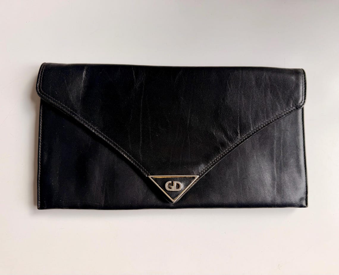 Vintage Black Leather Envelope Clutch | 80s GD Clasp Evening Bag | Retro Minimalist Purse, foto 1 di 5