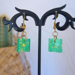 Lot De 9 Paires De Boucles D'oreilles Papillons Et Rondes Fluo Vintage - Plastique