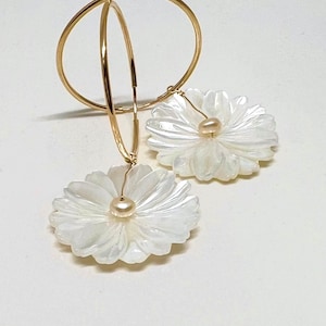 Floral earrings, flower pearl earrings, hoop earrings, Gold earrings, pearl earrings, gift for her, valentines day present, gift for mom