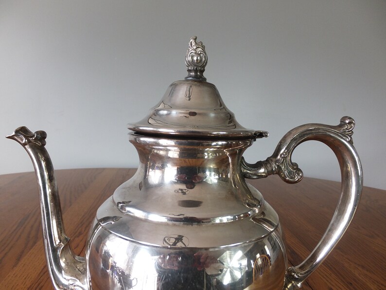 Wm Rogers Silver Plate Teapot With Sugar Bowl And Creamer image 9