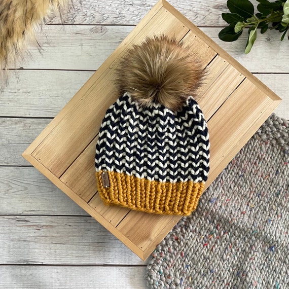 Striped Knit Beanie With Faux Fur Pom Pom, Chunky Winter Hat  display picture 3
