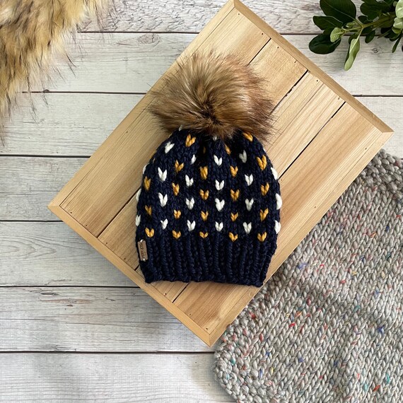 THE SPORTS HAT // Faux Fur Pom Pom 