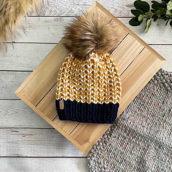 Striped Knit Beanie With Faux Fur Pom Pom, Chunky Winter Hat  display picture 3