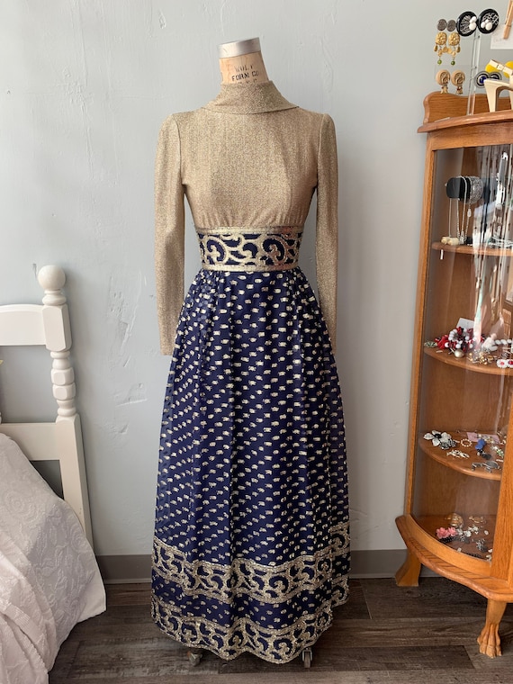 1970s 70s Vintage Navy & Gold Lurex Lamé Hostess … - image 2