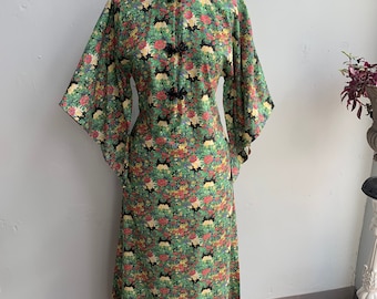 1960s 60 Vintage Floral Cotton Scenic Novelty Print Cotton Pake Muu Hawaiian Dress by Joseph Magnin
